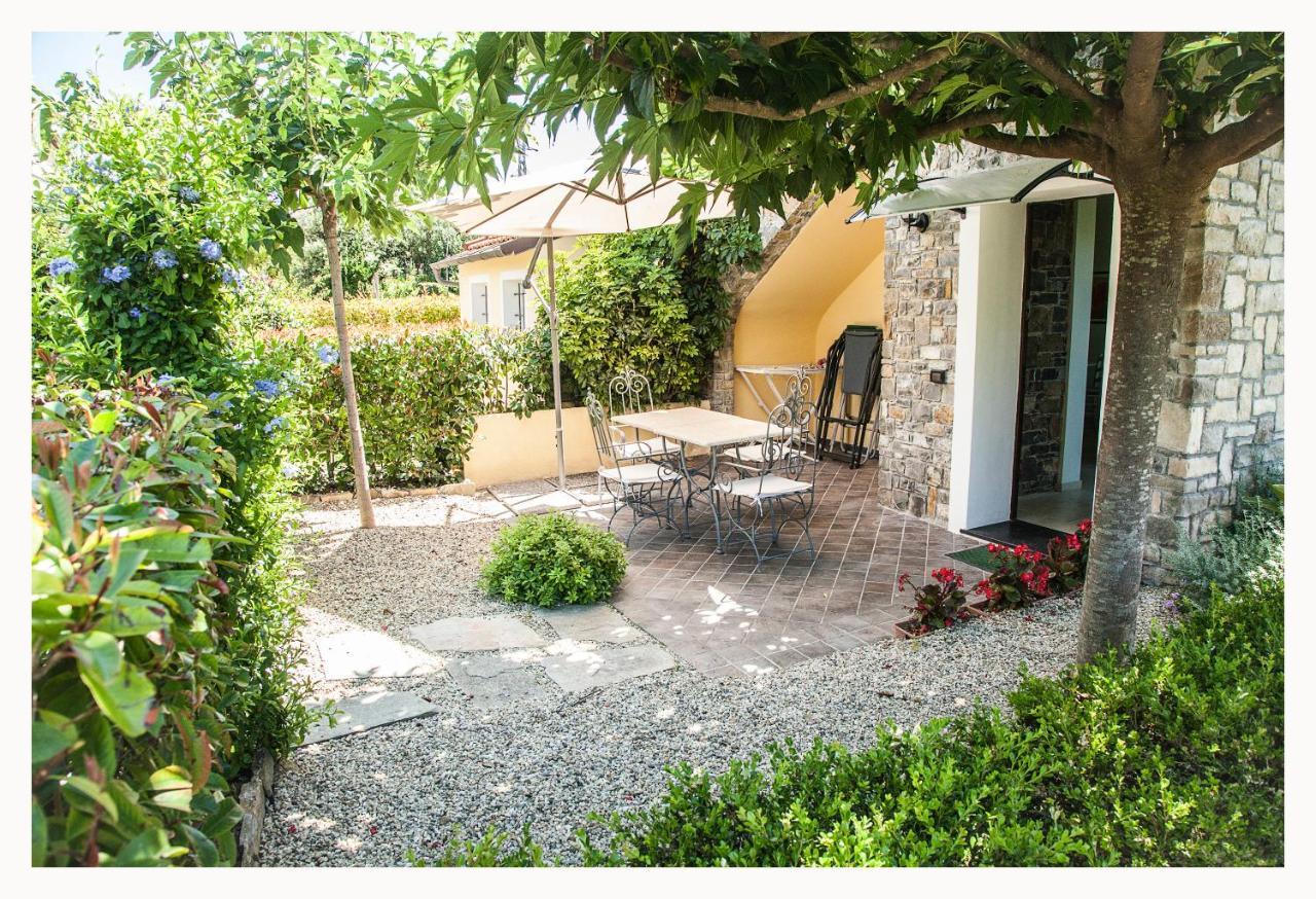 Casa Vacanze Nel Giardino Di Renzo Imperia Exterior foto