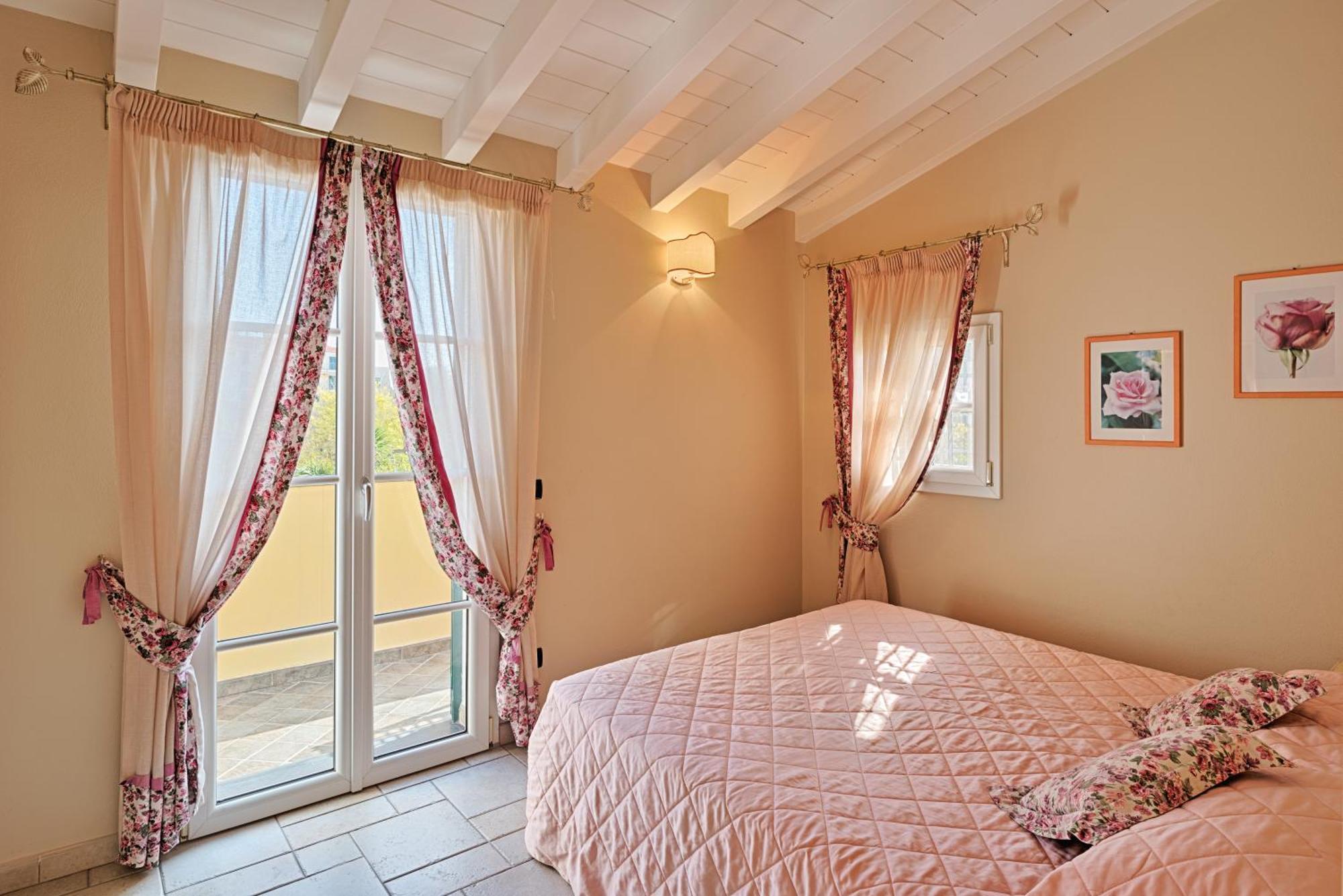 Casa Vacanze Nel Giardino Di Renzo Imperia Exterior foto