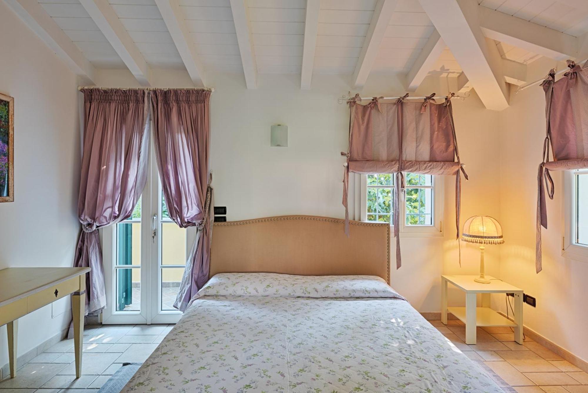 Casa Vacanze Nel Giardino Di Renzo Imperia Exterior foto